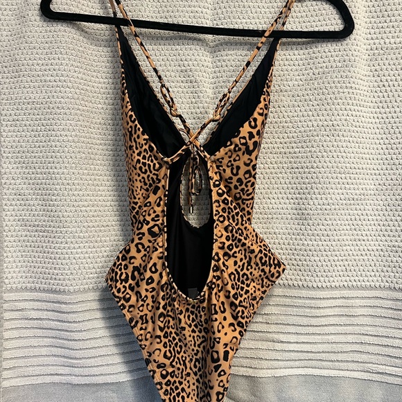 Leopard print swim/ body suit from Victorias Secret size SMALL - Picture 2 of 5